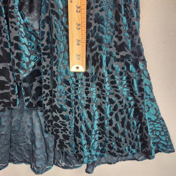 Calvin Klein Burnout Velvet Wrap Dress Women’s SZ 2 Dark Green Animal Print - Picture 12 of 16